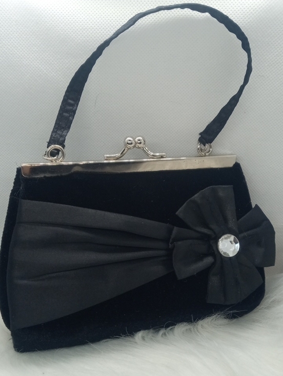 Other - QGIRLS VELVET HANDBAG w/SATIN BOW